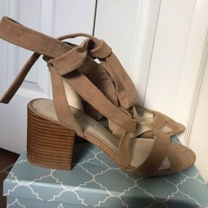 Kenneth Cole block heel